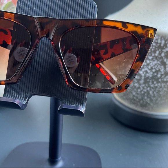 Tortoise Shell Square Sunglasses - Picture 1 of 8